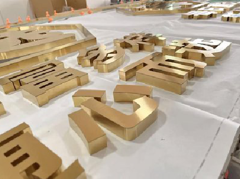 泗县拉丝不锈钢字的特点。