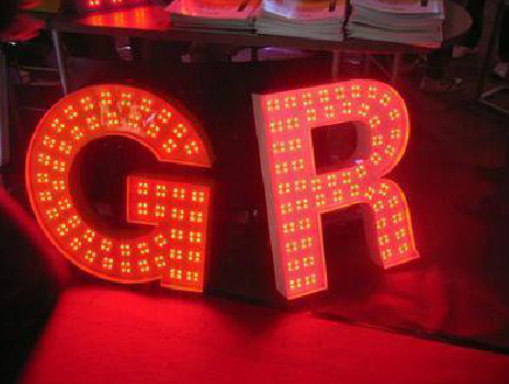 泗县LED发光字常见的安装误区。